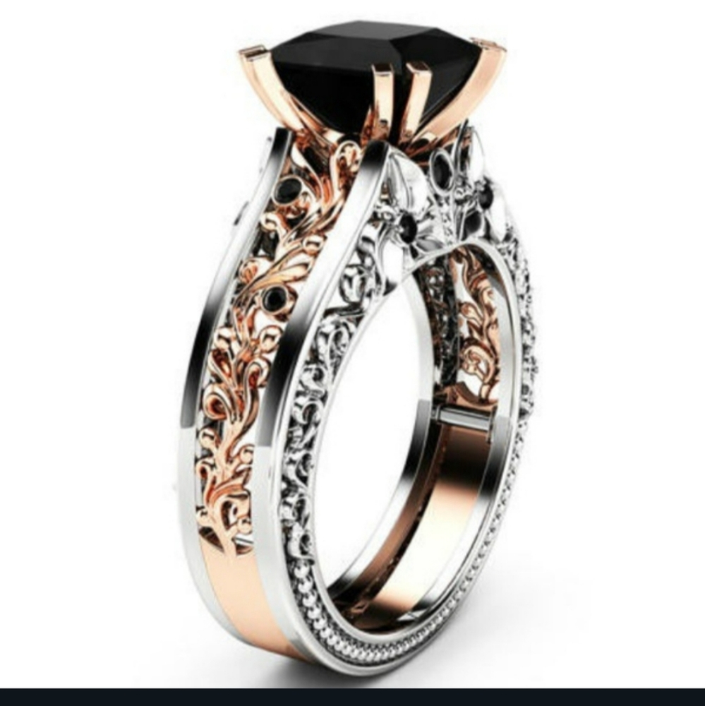 Exquisite Black Stone Ring with Rose Gold and Silver Accents